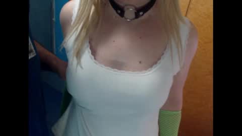 Snapshot of blontsex chatting on 02-07-25, 04:56 Blontsex online show from 02-07-25, 04:56