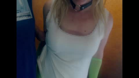 Snapshot of blontsex chatting on 02-13-25, 06:16 Blontsex online show from 02-13-25, 06:16