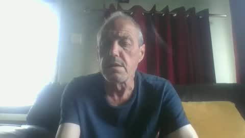 Snapshot of bloody52 chatting on 05-08-26, 08:19 bloody52 online show from 05-08-26, 08:19