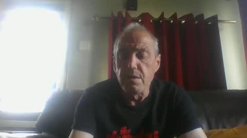Snapshot of bloody52 chatting on 05-17-26, 11:17 bloody52 online show from 05-17-26, 11:17