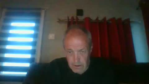 Snapshot of bloody52 chatting on 06-05-26, 08:14 bloody52 online show from 06-05-26, 08:14