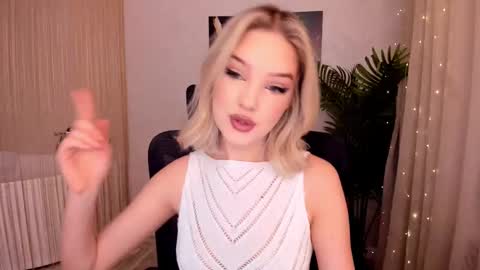 Sophia online show from 02-26-25, 07:49