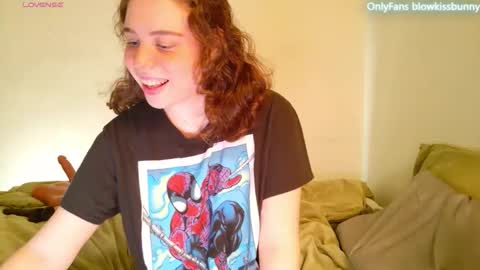 Blow Kiss Bunny online show from 04-12-26, 04:06