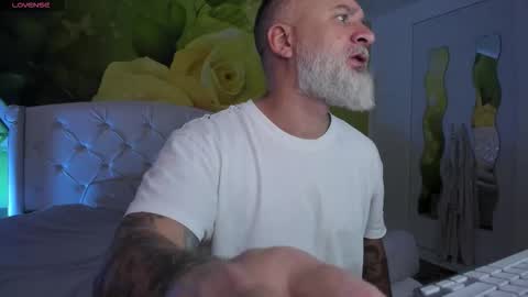 Snapshot of blowmyxxl chatting on 01-18-26, 10:52 Nico online show from 01-18-26, 10:52