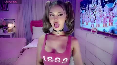 Snapshot of blue_aiveexx chatting on 12-20-25, 05:25 aivee online show from 12-20-25, 05:25