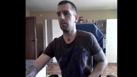 Runaway online show from 03-04-26, 12:33