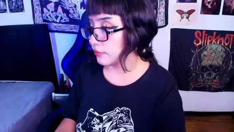 Snapshot of blue_katt chatting on 02-27-26, 05:40 blue katt online show from 02-27-26, 05:40