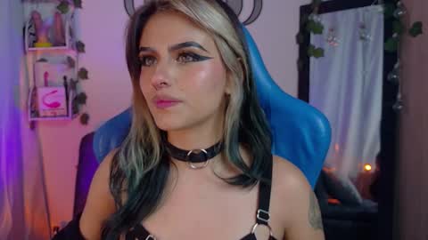 blue_kittenn online show from 01-11-26, 06:51