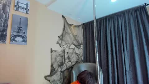 blue_sixx online show from 10-19-25, 07:36