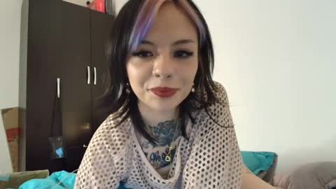Alice bleu for friends  online show from 12-18-24, 11:19