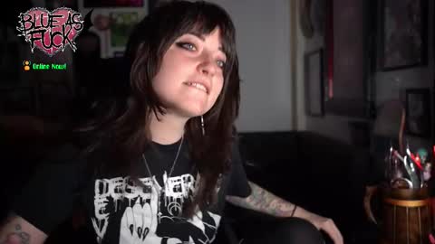 Snapshot of blueasfuck chatting on 02-04-26, 02:39 Blue online show from 02-04-26, 02:39