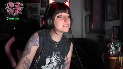 Snapshot of blueasfuck chatting on 02-07-26, 01:31 Blue online show from 02-07-26, 01:31