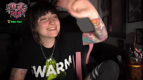 Snapshot of blueasfuck chatting on 02-18-26, 02:40 Blue online show from 02-18-26, 02:40