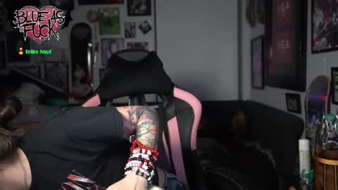 Blue online show from 03-06-26, 02:30