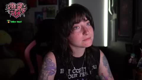 Snapshot of blueasfuck chatting on 06-13-26, 01:25 Blue online show from 06-13-26, 01:25