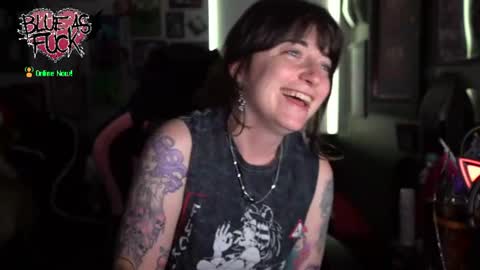 Snapshot of blueasfuck chatting on 06-25-26, 01:27 Blue online show from 06-25-26, 01:27
