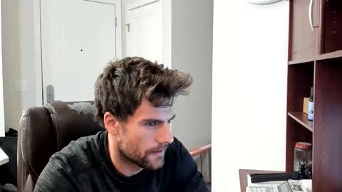 Snapshot of bluecollarhunk chatting on 12-21-25, 04:03 BlueCollarHunk online show from 12-21-25, 04:03