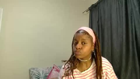Snapshot of bluedi622952 chatting on 04-18-26, 09:02 Tee online show from 04-18-26, 09:02