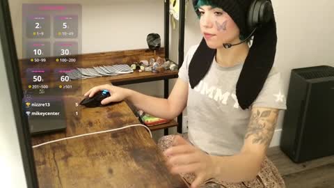 Snapshot of bluedweeb chatting on 12-08-24, 09:30 Blue online show from 12-08-24, 09:30