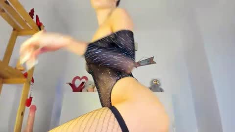 Snapshot of blueee_diamond chatting on 05-06-26, 10:59 blueee_diamond online show from 05-06-26, 10:59