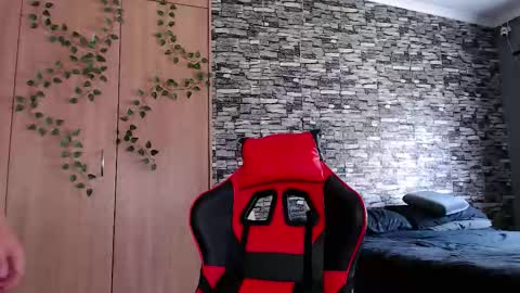 blueeyeboy0 online show from 12-15-25, 07:45