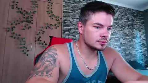 blueeyeboy0 online show from 01-12-26, 07:57