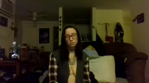 Blueeyedbeauty online show from 12-18-25, 12:38