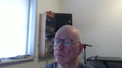 Snapshot of blueeyesn8 chatting on 10-25-25, 09:39 blueeyesn8 online show from 10-25-25, 09:39