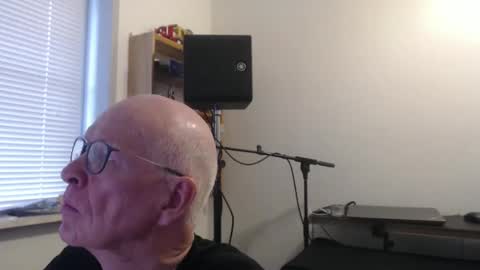 Snapshot of blueeyesn8 chatting on 10-29-25, 08:27 blueeyesn8 online show from 10-29-25, 08:27