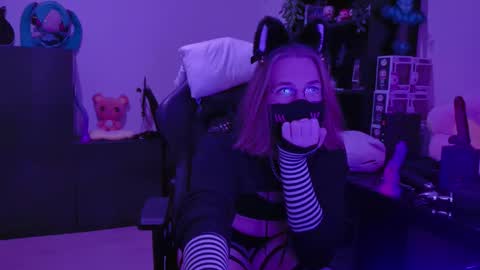 Blue online show from 02-15-26, 06:48