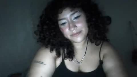 Snapshot of bluevelvett__ chatting on 02-14-26, 06:10 blue online show from 02-14-26, 06:10