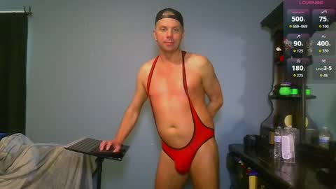 Snapshot of blueyes_hung1 chatting on 04-30-26, 09:19 Fun Boi online show from 04-30-26, 09:19