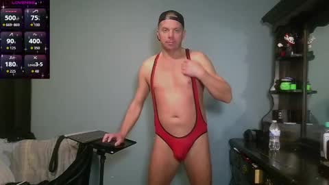 Snapshot of blueyes_hung1 chatting on 05-04-26, 05:14 Fun Boi online show from 05-04-26, 05:14
