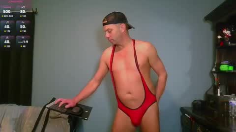 Snapshot of blueyes_hung1 chatting on 05-07-26, 04:07 Fun Boi online show from 05-07-26, 04:07