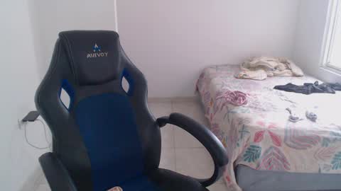Snapshot of blumbum chatting on 04-21-26, 08:01 Hey guysI am BrendaWelcome my room online show from 04-21-26, 08:01