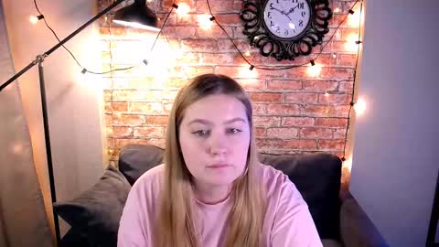 Snapshot of blush_ellie chatting on 12-11-24, 07:36 Ellie3 online show from 12-11-24, 07:36