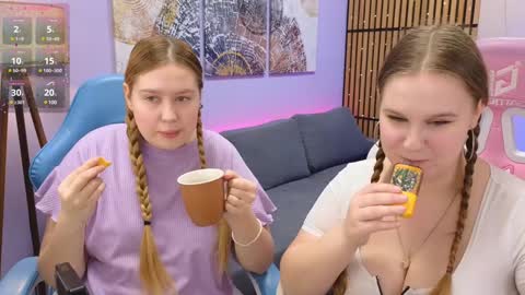 Snapshot of blush_ellie chatting on 01-28-25, 03:25 Ellie3 online show from 01-28-25, 03:25