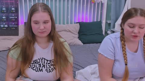 Snapshot of blush_ellie chatting on 02-03-25, 06:39 Ellie3 online show from 02-03-25, 06:39