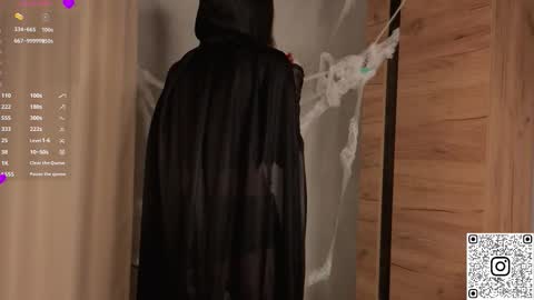 Dolores online show from 10-31-25, 06:25