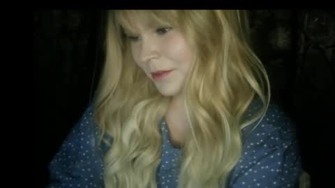 blushing_star online show from 12-18-25, 04:02