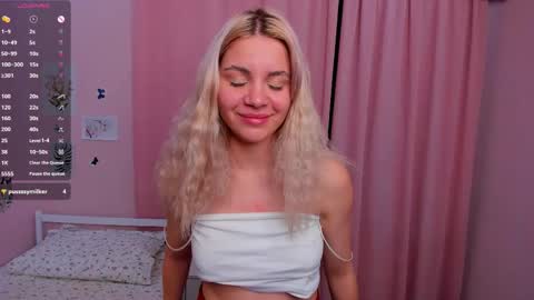 Snapshot of blushkitty chatting on 09-10-25, 03:45 Chloe online show from 09-10-25, 03:45