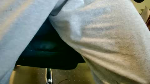 Snapshot of bobbie420_ chatting on 04-15-26, 01:23 bobbie420_ online show from 04-15-26, 01:23