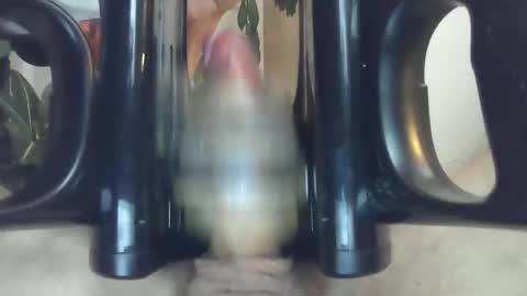 Bobby123 online show from 10-31-25, 04:52