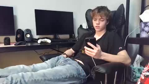 bobby72738 online show from 11-25-25, 04:34