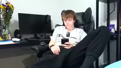 bobby72738 online show from 02-11-26, 03:33