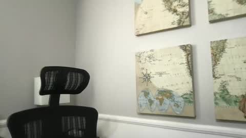 bobbylightfoot3 online show from 12-20-24, 10:43