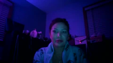 Snapshot of bodicas chatting on 11-16-25, 09:15 milf online show from 11-16-25, 09:15