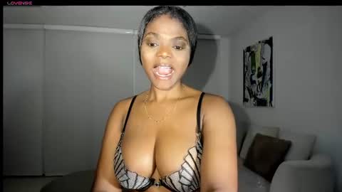 Snapshot of body_desire chatting on 06-11-26, 09:40 danna online show from 06-11-26, 09:40