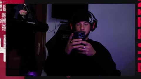 Snapshot of bodyking69 chatting on 01-21-25, 12:04 bodyking69 online show from 01-21-25, 12:04