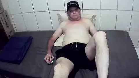 Snapshot of bolado22323 chatting on 03-09-25, 03:49 cesar augusto online show from 03-09-25, 03:49